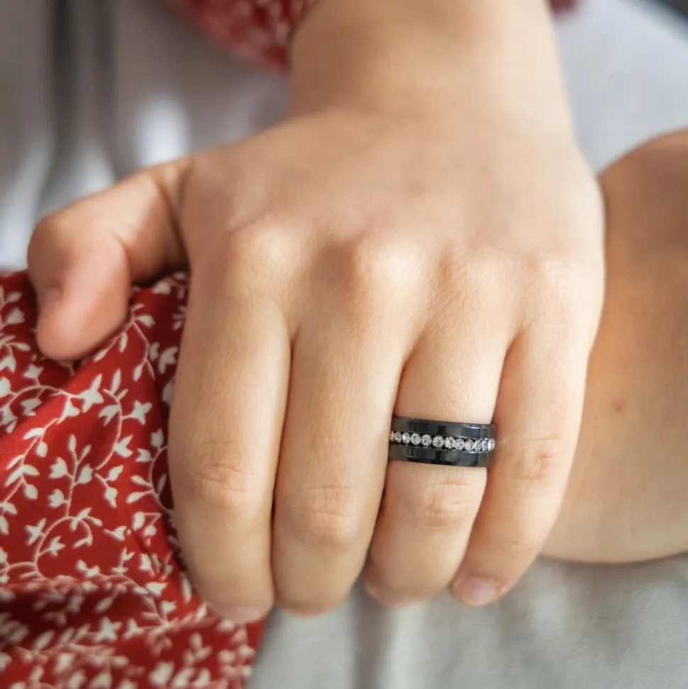Bague Femme en Acier Noir Ornée Strass