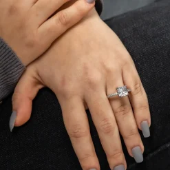 Bague Femme en Métal Ornée Zirconium