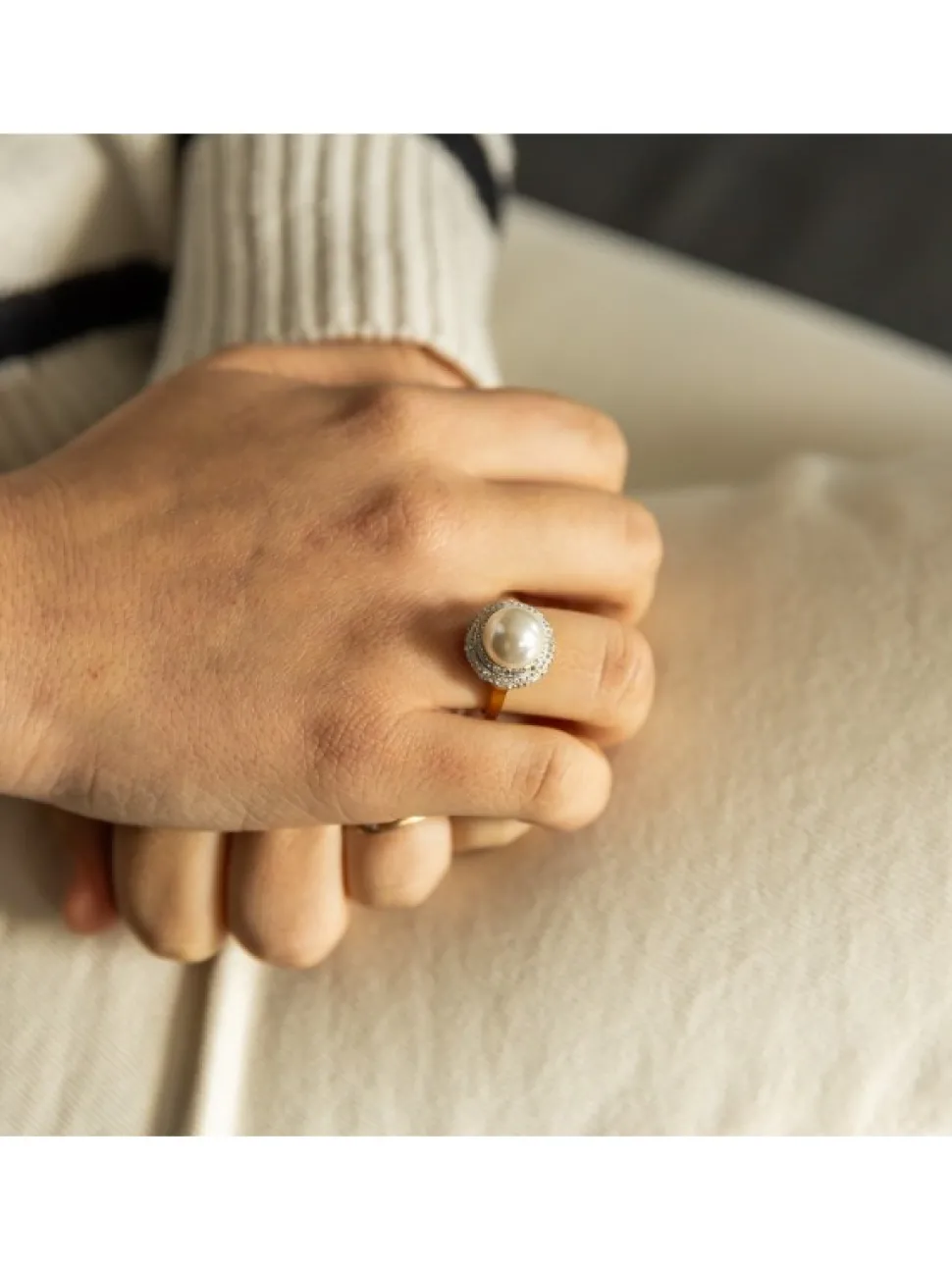 Bague Tendance Femme Acier Doré avec Perle Ornée Zirconium