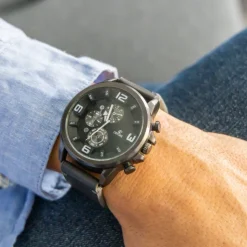 Elégante Montre Homme Noir CHTIME