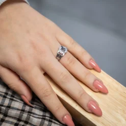 Jolie Bague Femme Ornée Zirconium AKEBIA