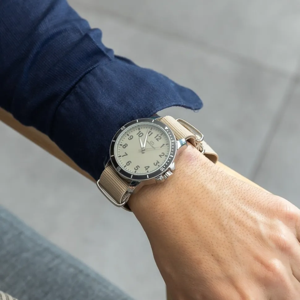Jolie Montre Homme Tissu Beige GIORGIO
