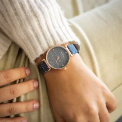 Montre pour Femme Couleur Bleu Strass CHTIME