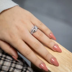 Très Belle Bague Femme Ornée Zirconium ABELIA