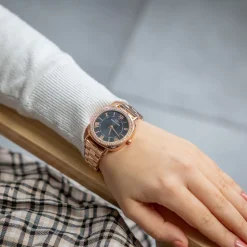 Très Belle Montre pour Femme Métal Rosé Strass GIORGIO